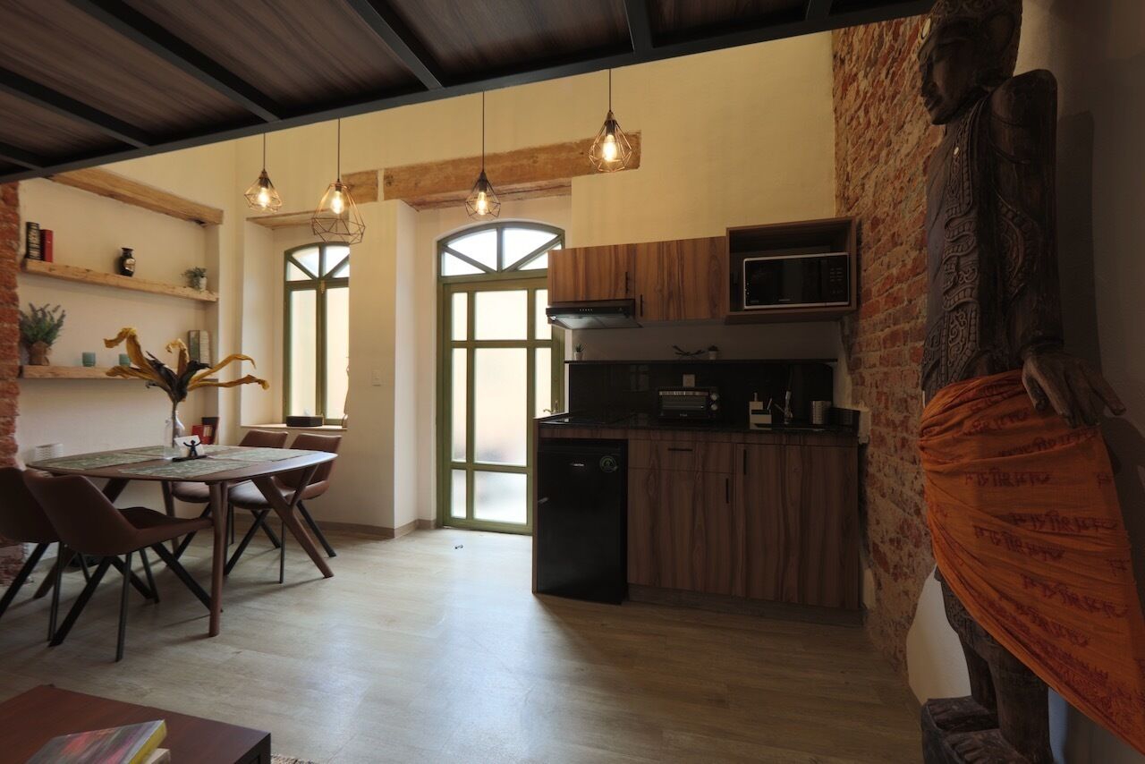 Signature Double Room | Private kitchen | Mini-fridge, microwave, cookware/dishes/utensils