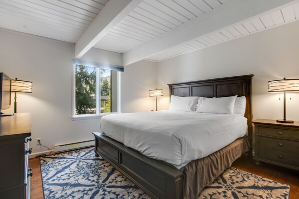 Apartment, 2 Schlafzimmer, Kamin, Hanglage | 2 Schlafzimmer, kostenloses WLAN, Bettwäsche