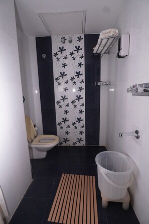 Executive Suite | Bathroom