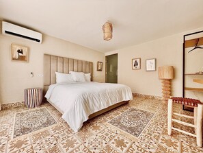 Ropa de cama de alta calidad y camas con efecto memoria 