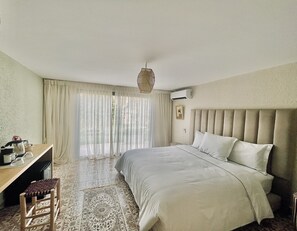 Bộ đồ giường cao cấp, nệm cao su hoạt tính (memory foam) 