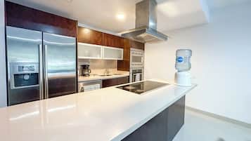 Premium Villa | Private kitchen | Espresso maker, coffee/tea maker, electric kettle, dining tables