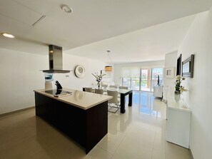 Superior Penthouse | Private kitchen | Espresso maker, coffee/tea maker, electric kettle, dining tables - Mareazul (Playa del Carmen)