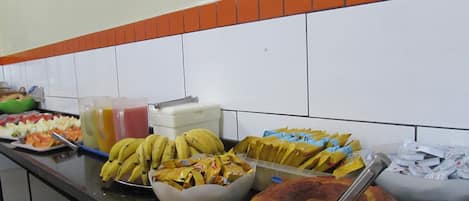 Café da manhã continental grátis todos os dias