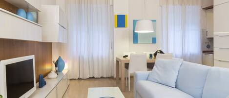 Comfort-Apartment | Wohnbereich | Flachbildfernseher