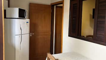 Fridge, microwave, oven, cookware/dishes/utensils