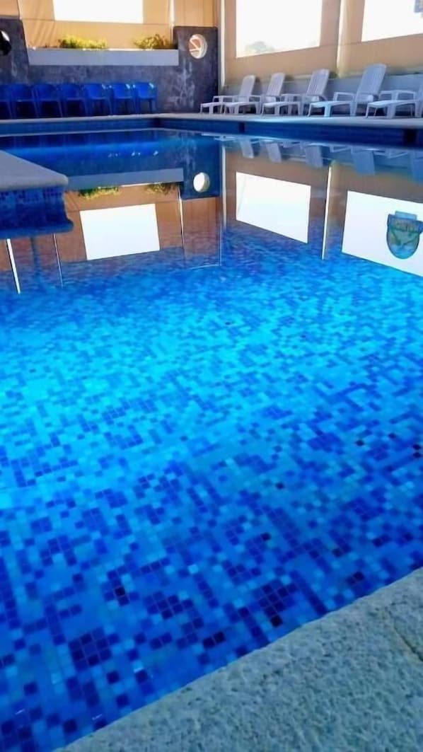 Piscina coperta, piscina all'aperto