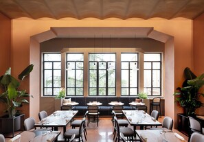 Petit déjeuner buffet compris tous les jours