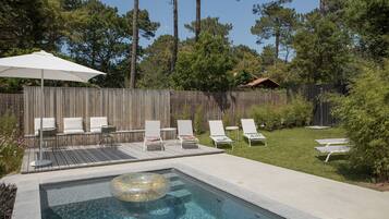 Seasonal outdoor pool