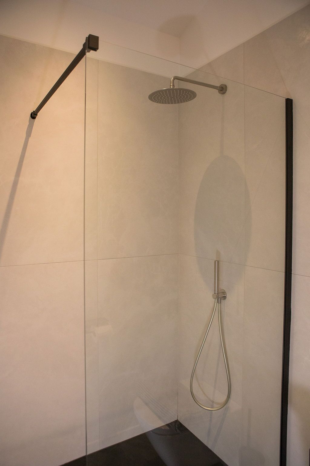 Double or Twin Room | Bathroom | Shower, rainfall showerhead, free toiletries, hair dryer