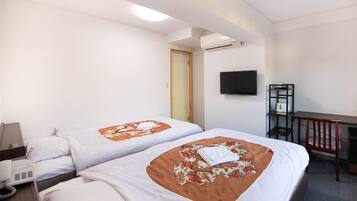 Down duvets, free WiFi, bed sheets