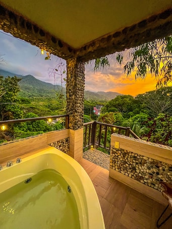 Deep-soaking bathtub. Villa tayrona