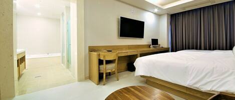 Luxury Twin Room | Individually decorated, desk, laptop workspace, soundproofing