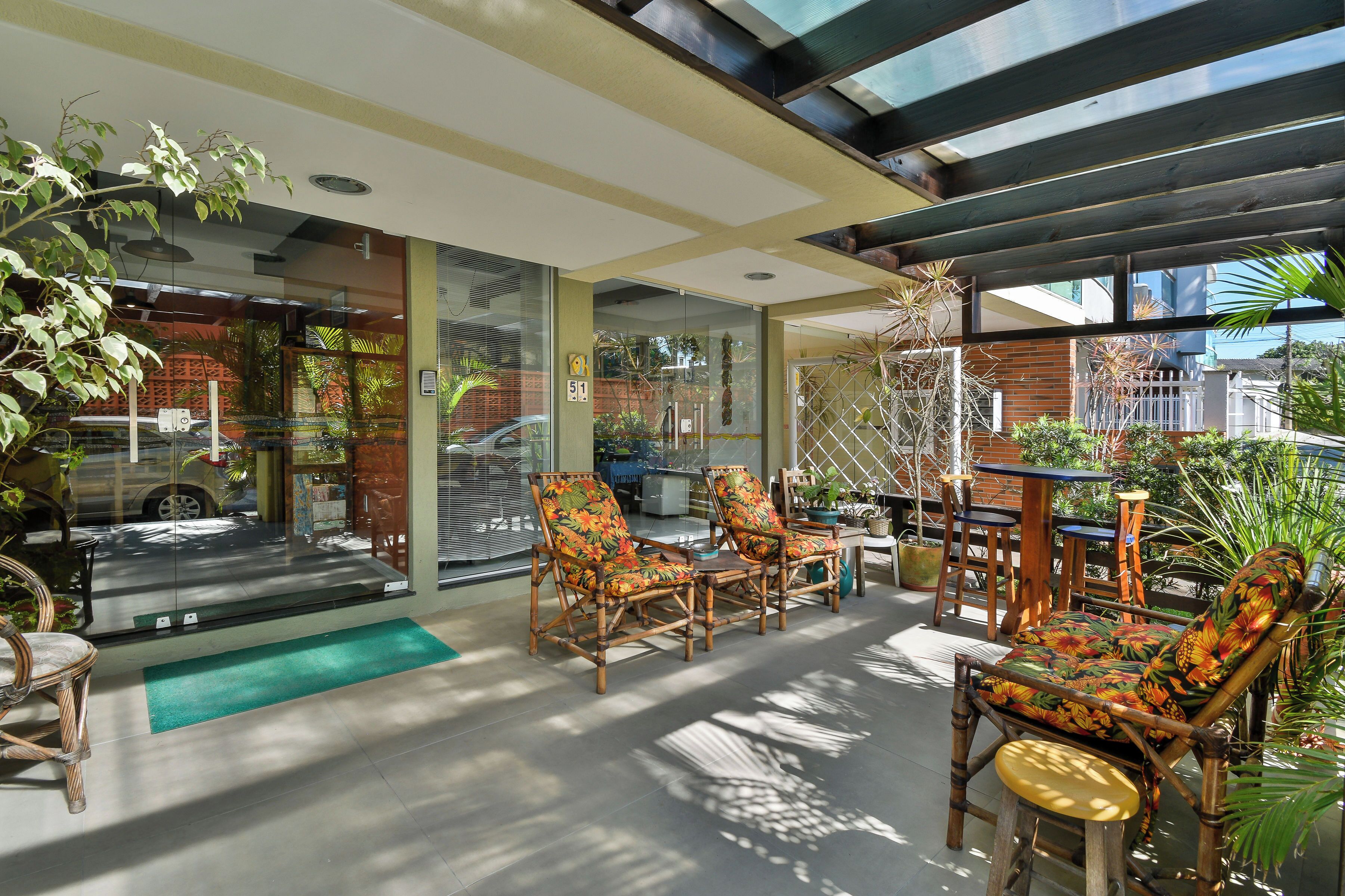 Pintu masuk properti