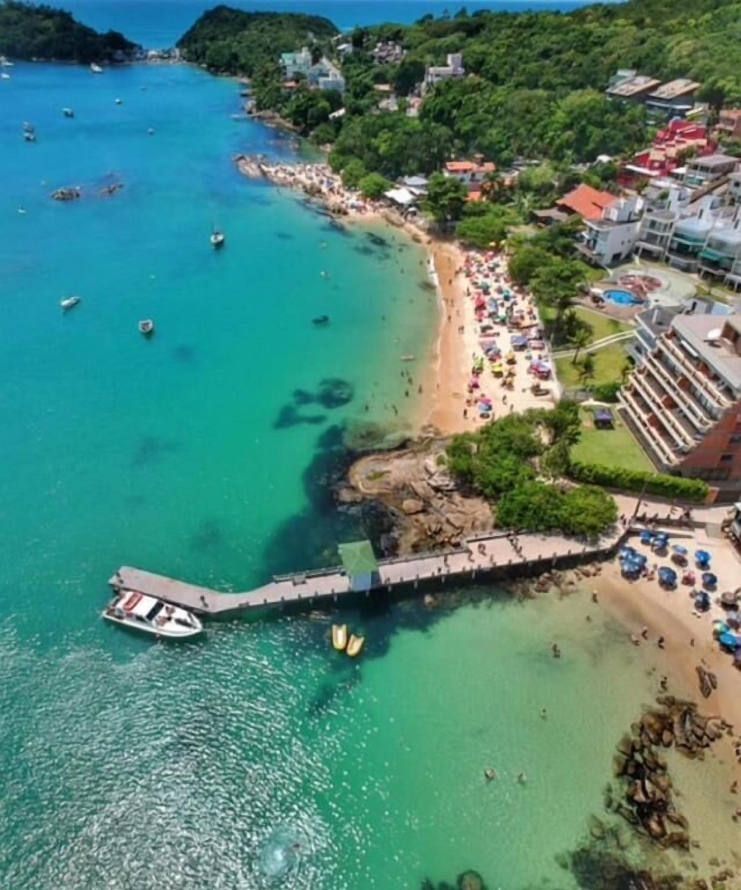 靠近海滩、白沙