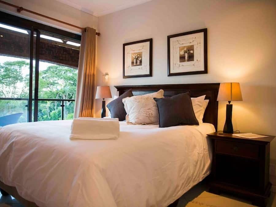 Desk, laptop workspace, iron/ironing board, free WiFi