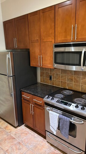 BuckHead hide away is located in the heart of Buckhead Ga. W/ deck, pool and gym