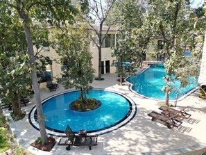 2 indoor pools - Citrus Prime Kanha Resort and Villas (Bichhiya)
