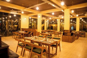 Aperto a colazione, pranzo e cena