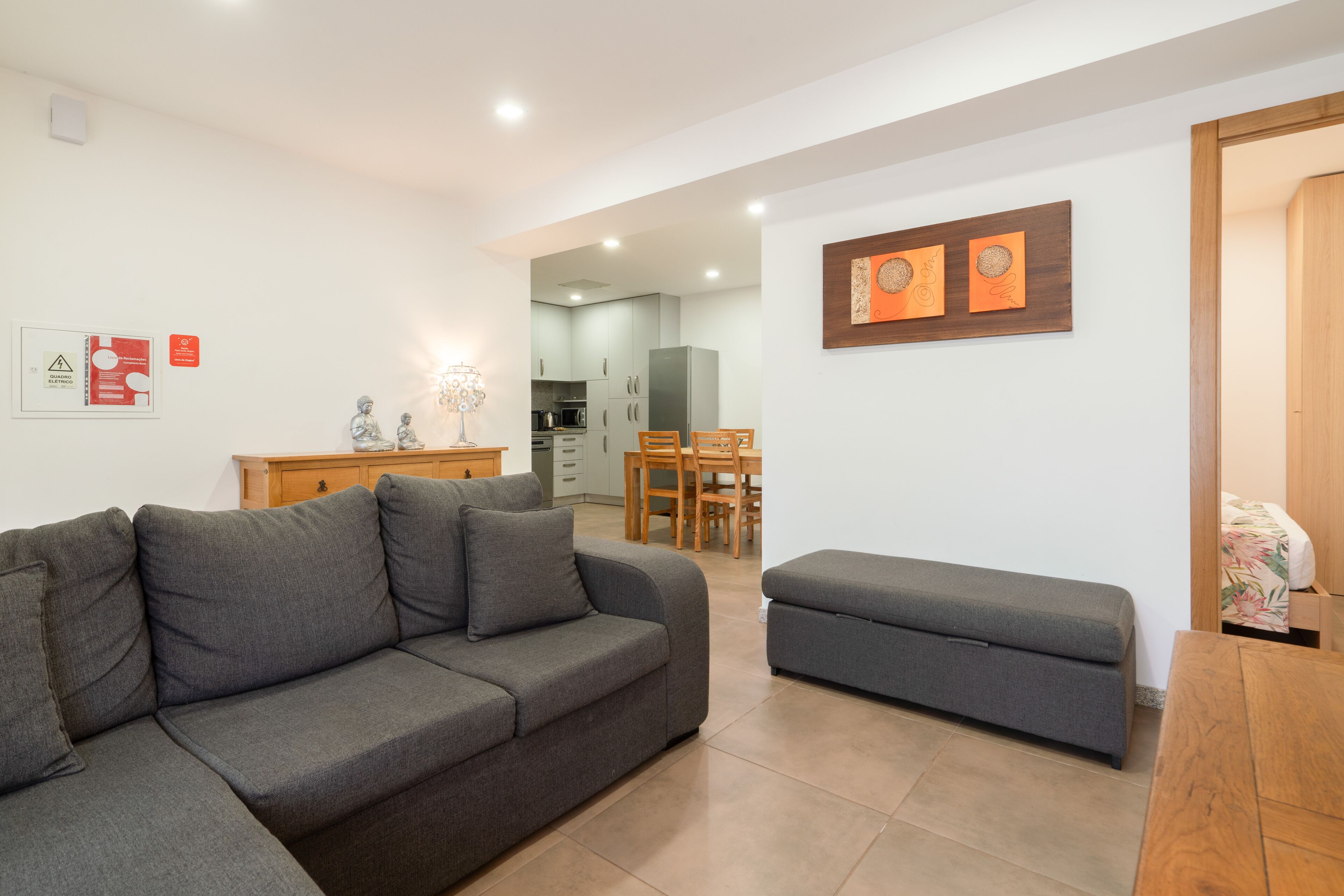 Casa da Petisqueira 61 | 起居区 | 42-英寸纯平电视 （配备有线频道）、电视