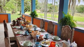 Villa | Outdoor dining