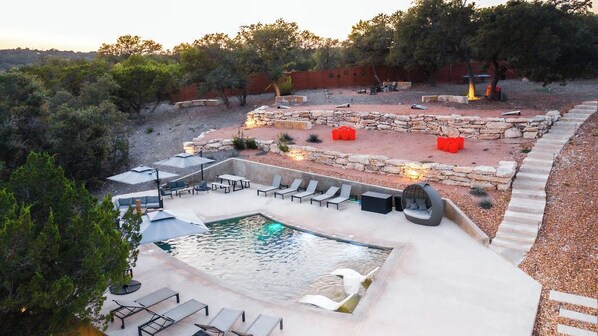 Outdoor pool, pool umbrellas, sun loungers