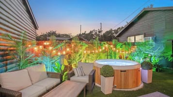 Starlight R | Private spa tub