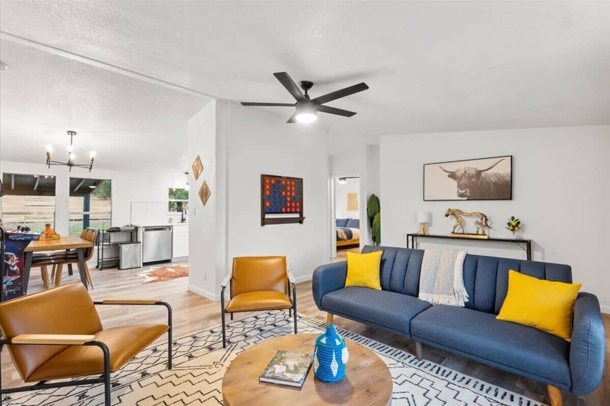 Starlight J - The Bluebonnet | Living area | Ping pong