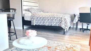 1 Schlafzimmer, Schreibtisch, WLAN