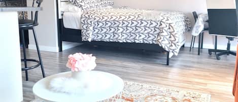 1 habitación, escritorio y wifi