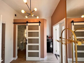 Premium Room, 1 Queen Bed | Individually decorated, individually furnished, desk, laptop workspace - Somerset (San Diego)