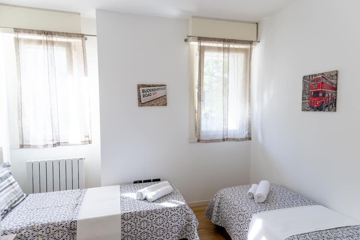 Quarto duplo superluxo | Edredons de pluma, camas com colchões de espuma com sistema de memória