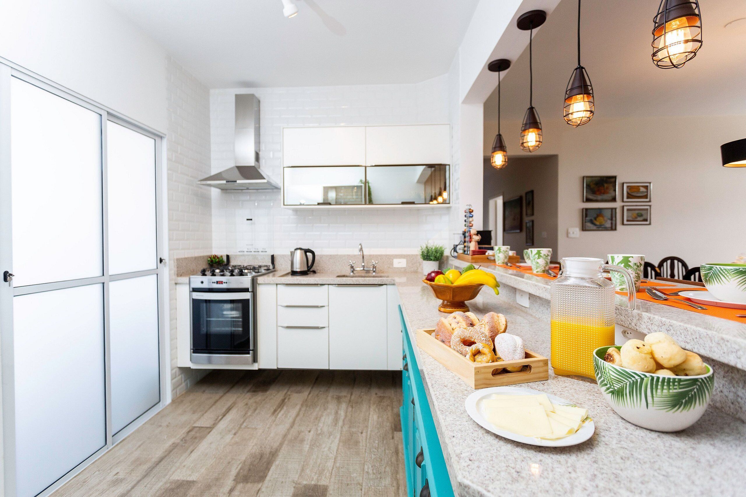 Apartamento | Cozinha privada | Geladeira, micro-ondas, fogão, liquidificador