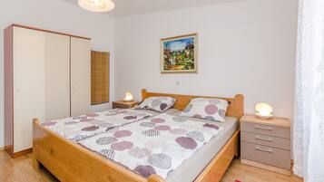 Economy Apartment | 2 bedrooms, free WiFi, bed sheets