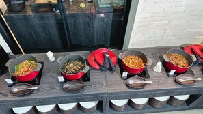 Breakfast buffet - REZ Hotel Semarang (Semarang)