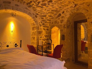 Classic Triple Room | Desk, laptop workspace, free WiFi, bed sheets - Mardin Merkez (Mardin)