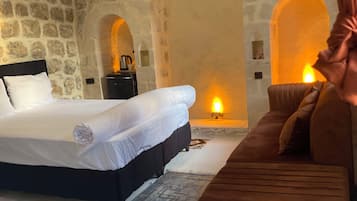 Klassieke kamer, 1 twee- of 2 eenpersoonsbedden | Een bureau, een laptopwerkplek, gratis wifi, beddengoed