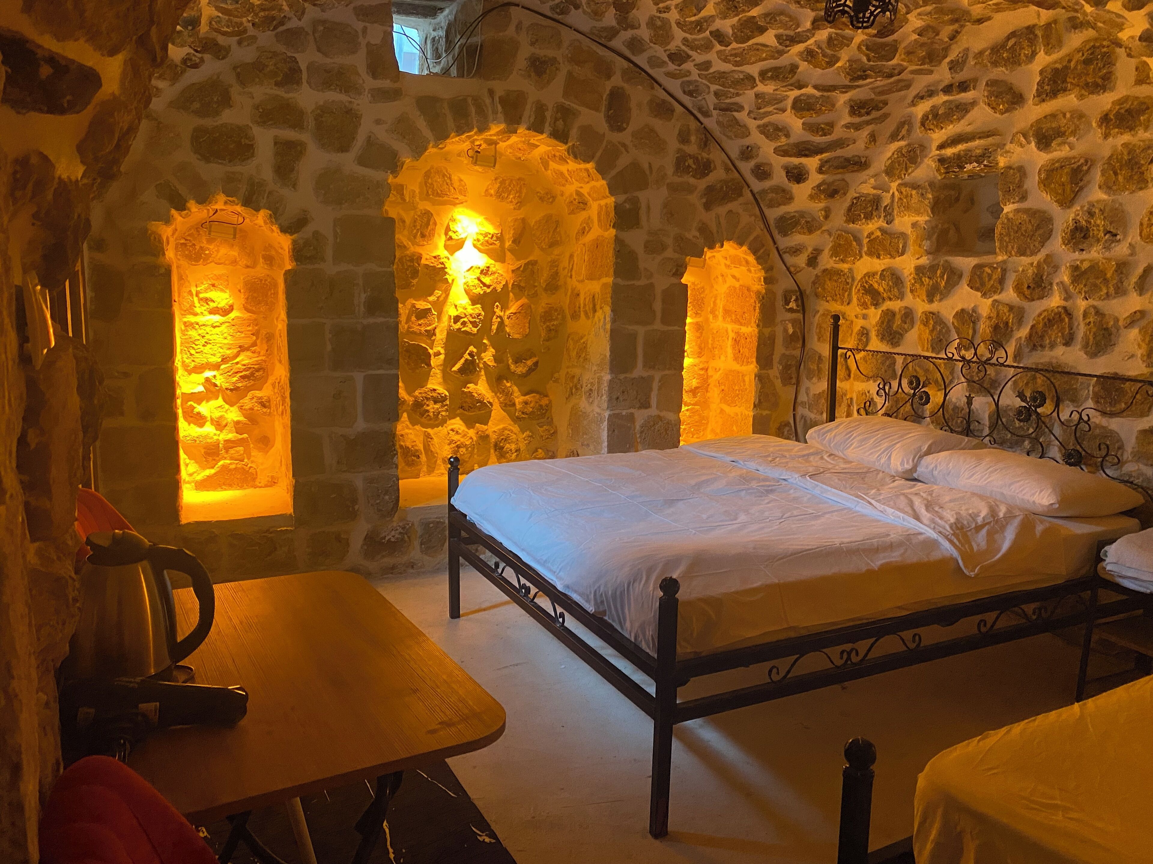 Classic-værelse til 3 personer | Skrivebord, arbejdsområde til bærbare computere, gratis Wi-Fi, sengetøj