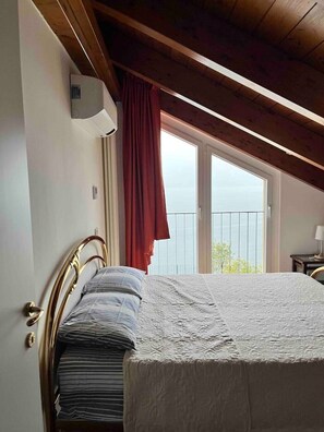 3 室のベッドルーム、デスク、アイロン / アイロン台、WiFi (無料)