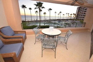 Deluxe Condo | Terrace/patio