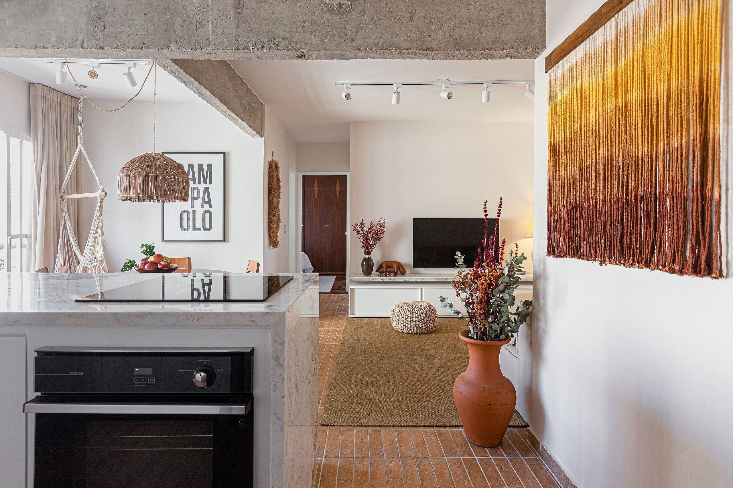 아파트 | 전용 주방 | 대용량 냉장고, 전자레인지, 조리 도구/접시/주방 기구, 주방 아일랜드 식탁