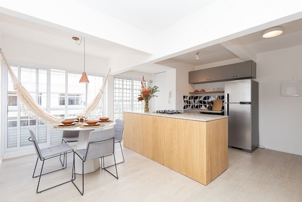 Appartement Ville | Cuisine privée | Grand réfrigérateur, micro-ondes