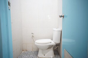 Kamar Double Deluks | Kamar mandi | Shower dan sabun