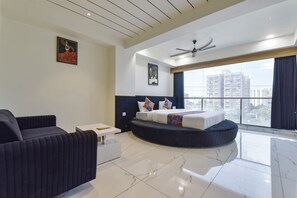 Desk, free WiFi, bed sheets