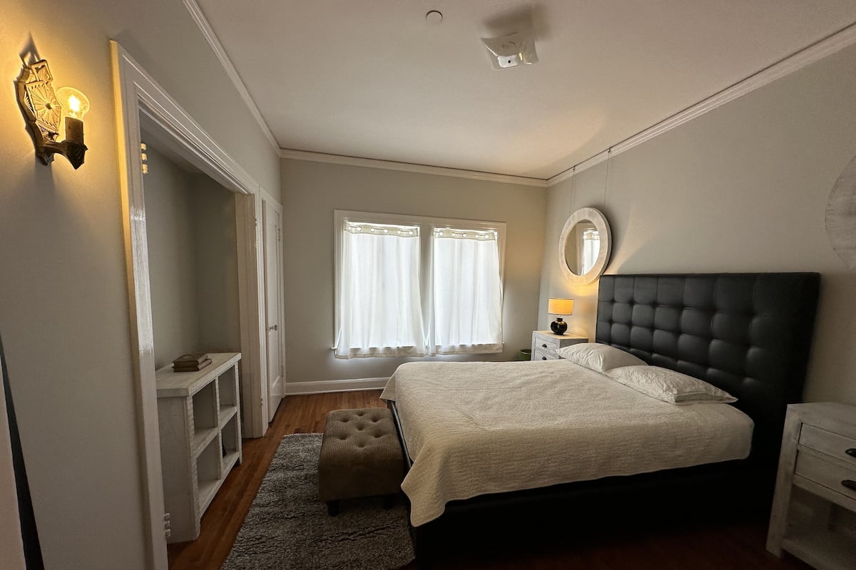 Deluxe Suite | 2 bedrooms, down comforters, individually decorated