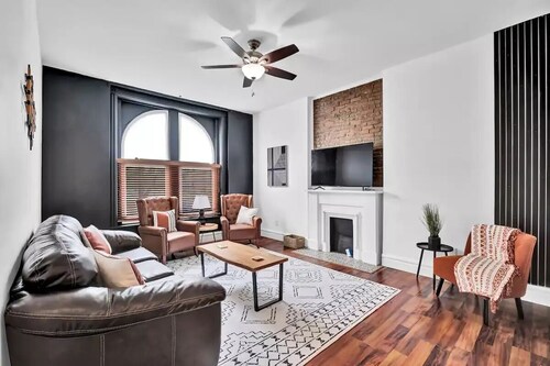 New! Boho Comfort in the City! Spacious! Modern!

