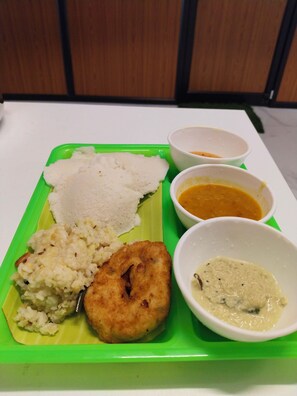 Free daily buffet breakfast 