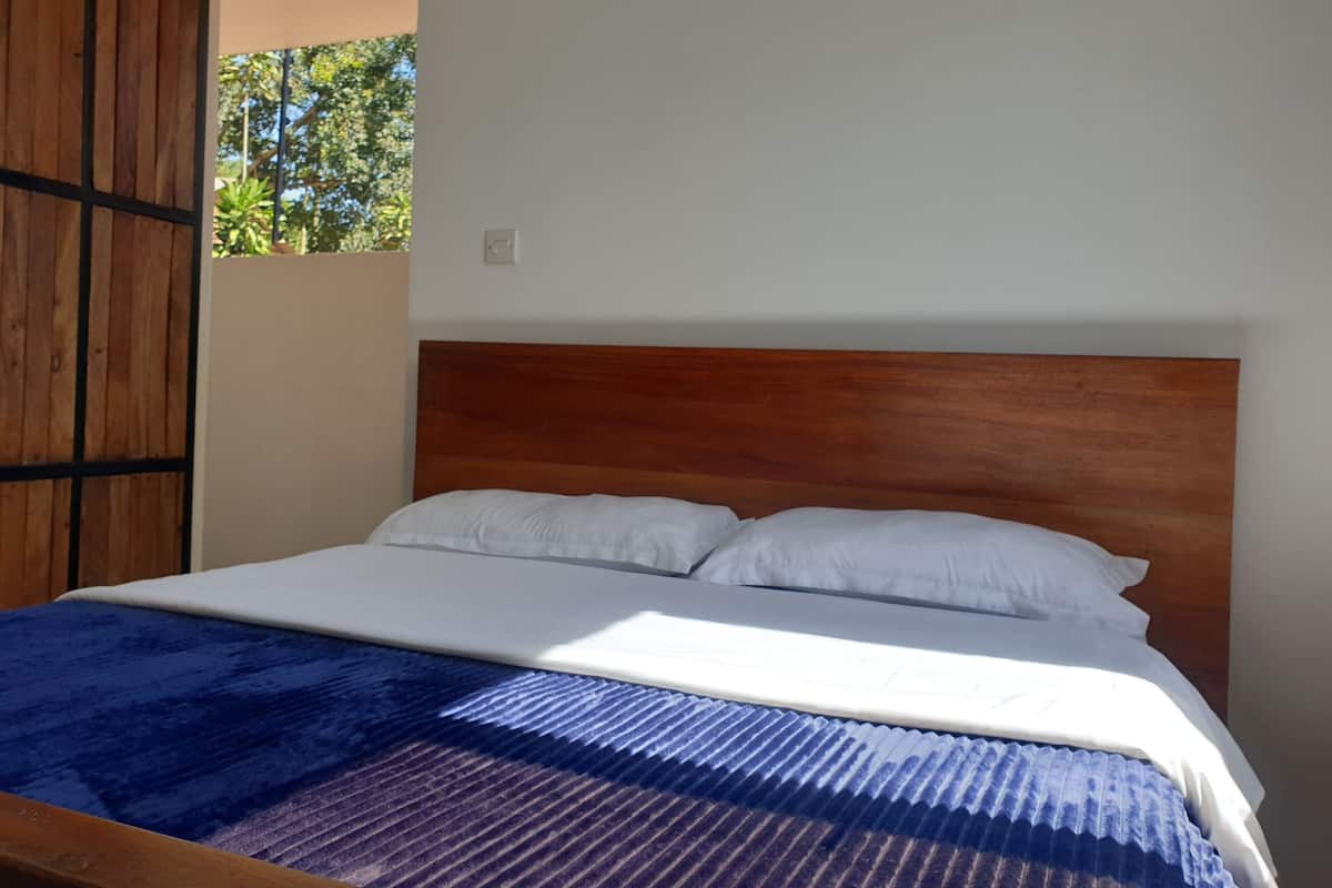 1 bedroom, hypo-allergenic bedding, Select Comfort beds