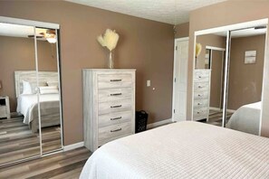 2 Schlafzimmer, Schreibtisch, WLAN