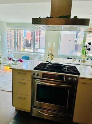 Mikrowelle, Ofen, Herdplatte, Geschirrspüler